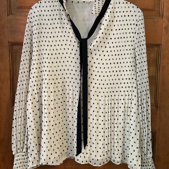 MAX STUDIO Pleated Swiss Dot Necktie Blouse/ size M - Picture 3 of 8